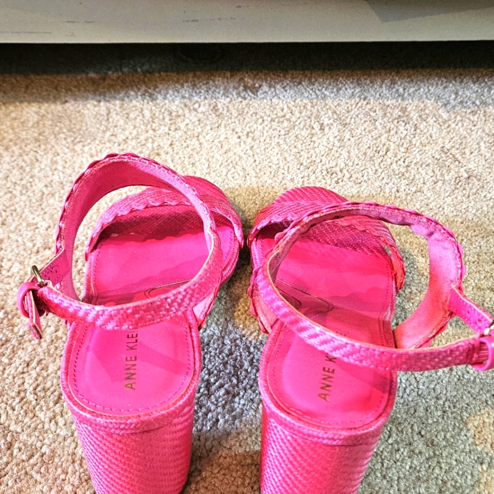 NEW Anne Klein Fushia Pink Women's Block Heel Sandals - Picture 3 of 4